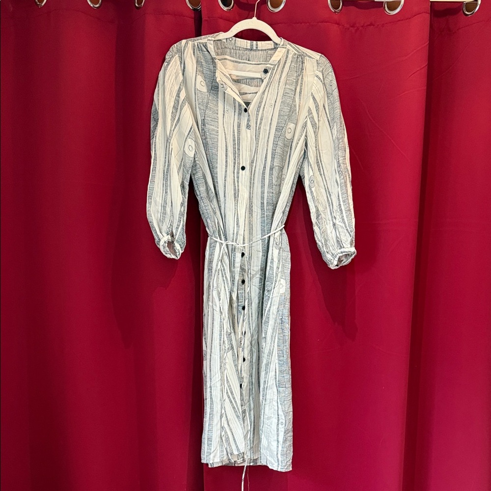 Raquel Allegra White and Black Long Sleeve Dress